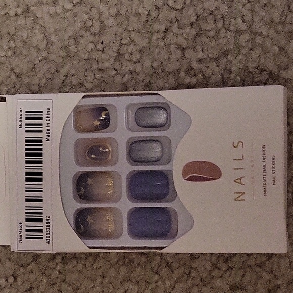 Stick on nail bundle - Picture 2 of 2